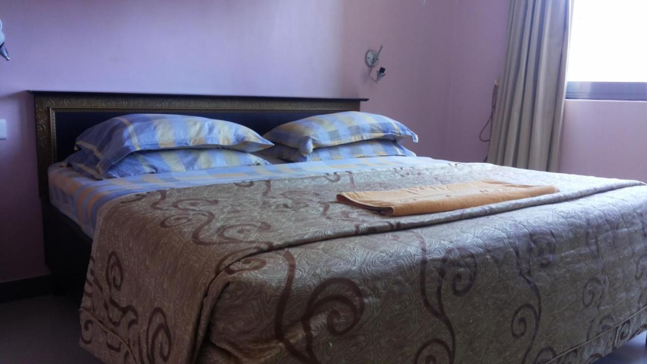 Palema Crown Hotel Gulu Ngoại thất bức ảnh