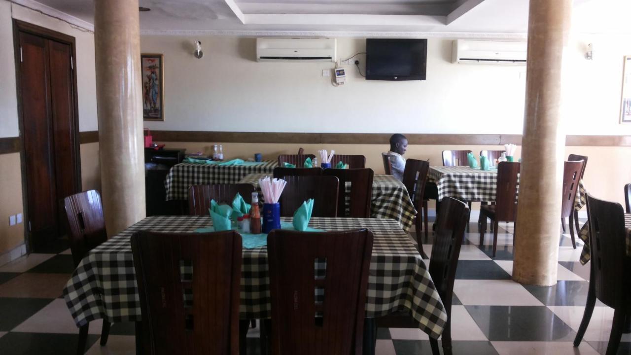 Palema Crown Hotel Gulu Ngoại thất bức ảnh